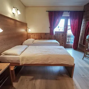 La Tea Hotel